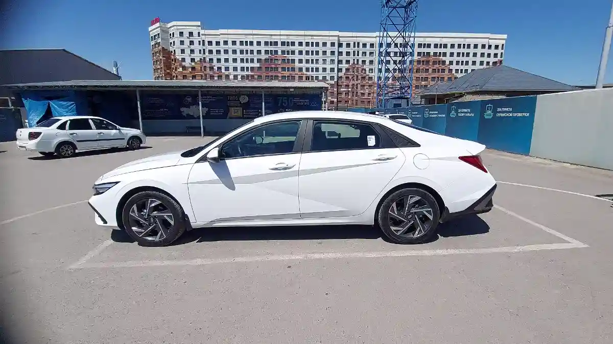 Hyundai Elantra 2023 года за 12 000 000 тг. в Шымкент