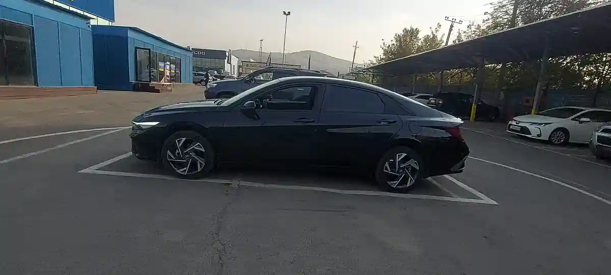 Hyundai Elantra 2024 года за 11 000 000 тг. в Алматы