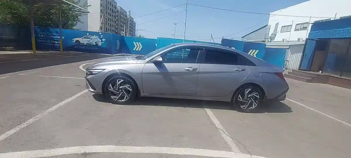 Hyundai Elantra 2024 года за 11 000 000 тг. в Алматы