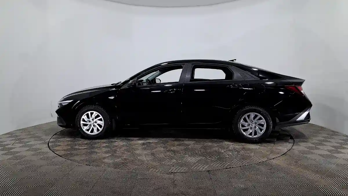Hyundai Elantra 2024 года за 9 990 000 тг. в Астана