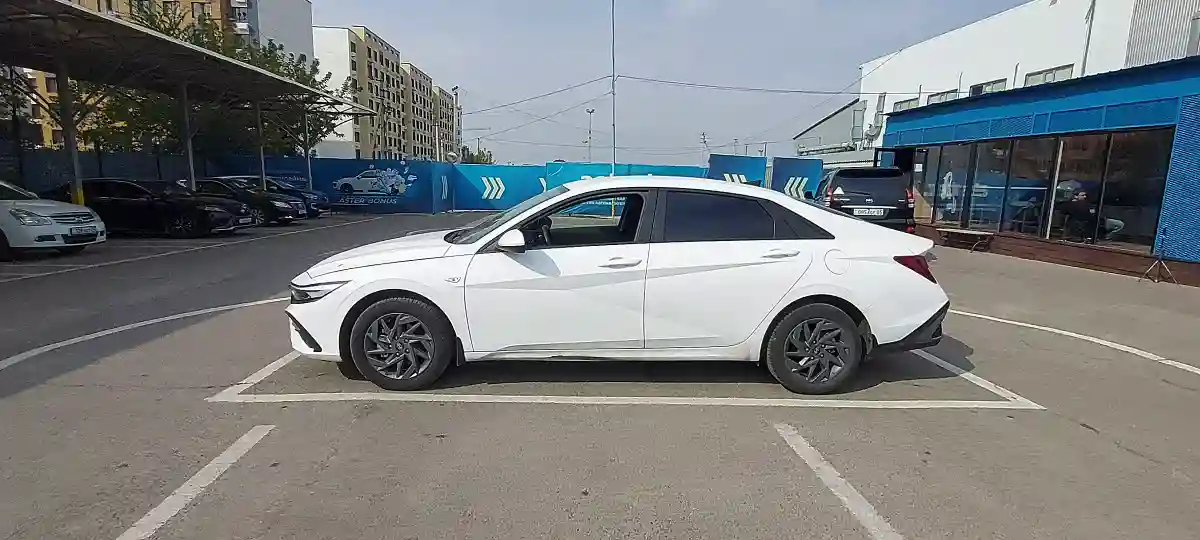Hyundai Elantra 2024 года за 11 000 000 тг. в Алматы