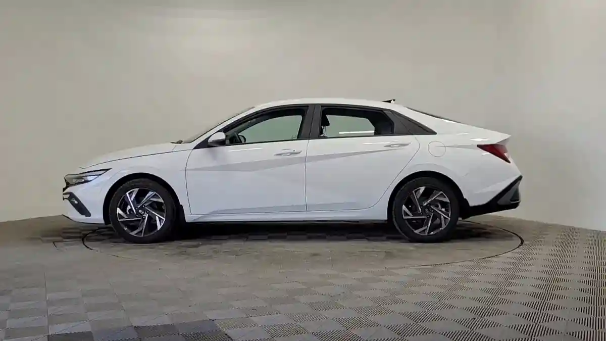 Hyundai Elantra 2024 года за 10 990 000 тг. в Алматы