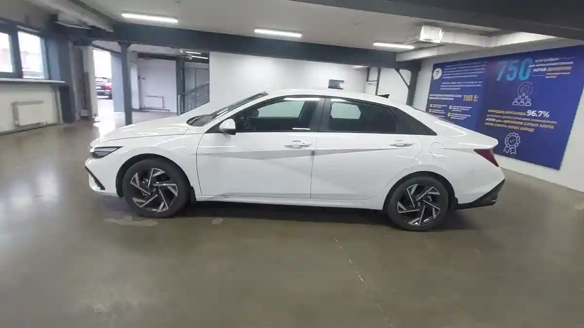 Hyundai Elantra 2025 года за 13 300 000 тг. в Астана