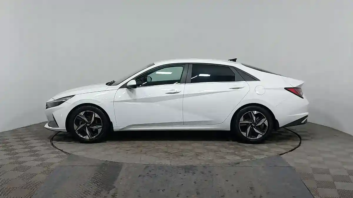 Hyundai Elantra 2021 года за 9 690 000 тг. в Астана