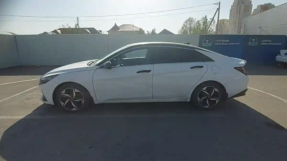 Hyundai Elantra 2021 года за 9 300 000 тг. в Шымкент