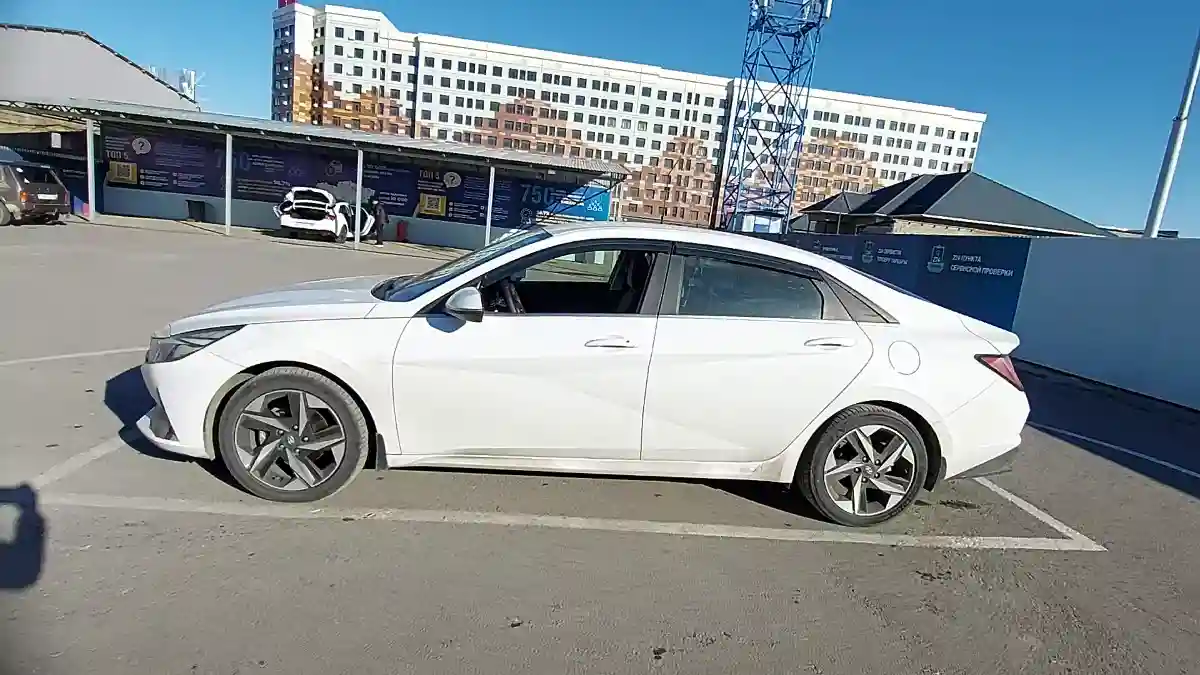 Hyundai Elantra 2022 года за 12 000 000 тг. в Шымкент