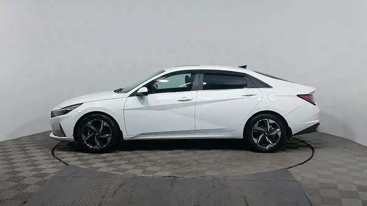 Hyundai Elantra 2022 года за 10 790 000 тг. в Астана