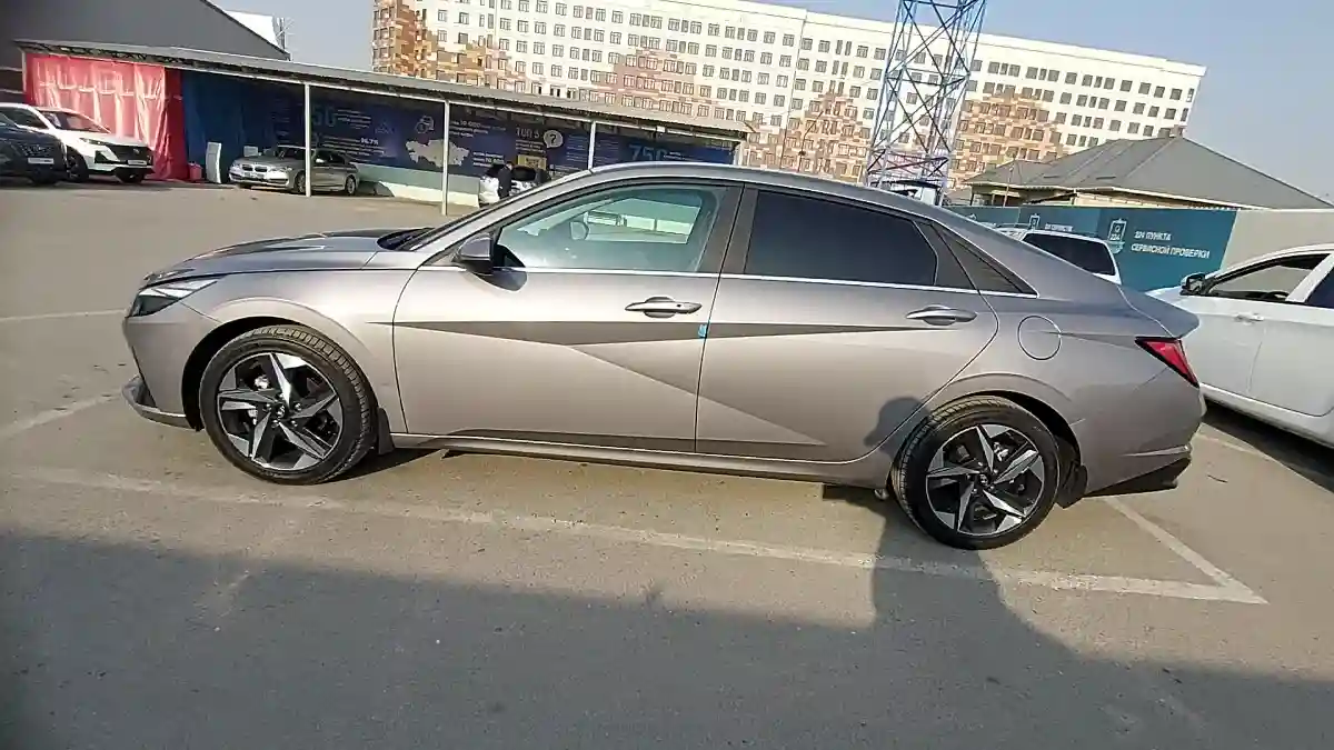 Hyundai Elantra 2022 года за 10 500 000 тг. в Шымкент