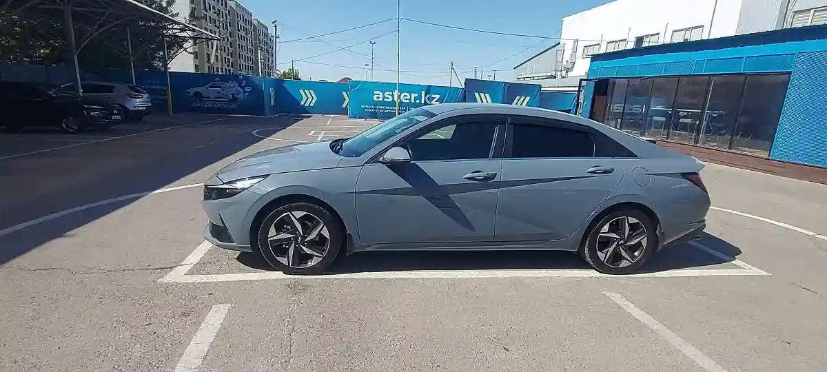 Hyundai Elantra 2022 года за 11 000 000 тг. в Алматы