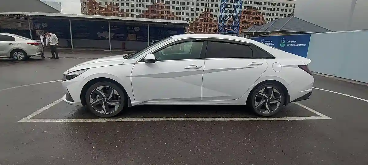 Hyundai Elantra 2023 года за 12 500 000 тг. в Шымкент