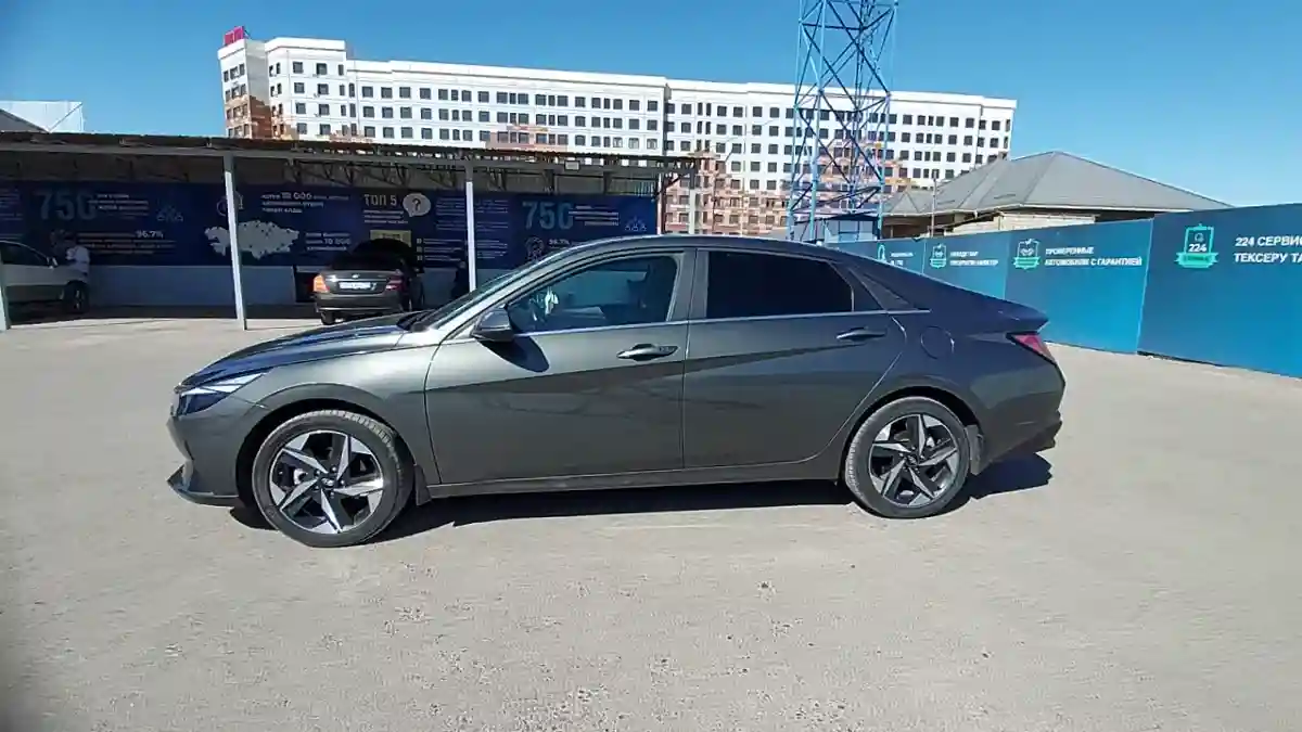 Hyundai Elantra 2023 года за 13 000 000 тг. в Шымкент