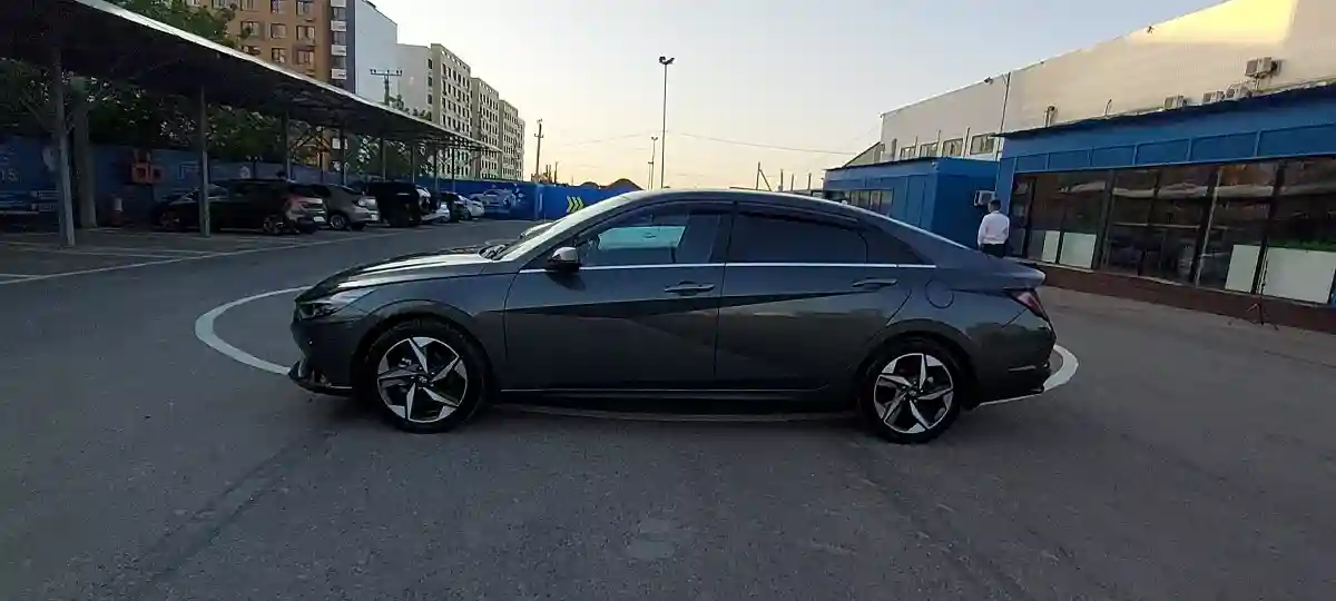 Hyundai Elantra 2022 года за 12 500 000 тг. в Алматы