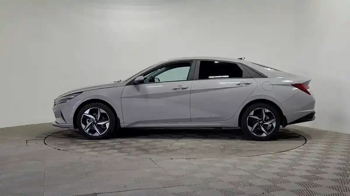 Hyundai Elantra 2023 года за 10 990 000 тг. в Алматы