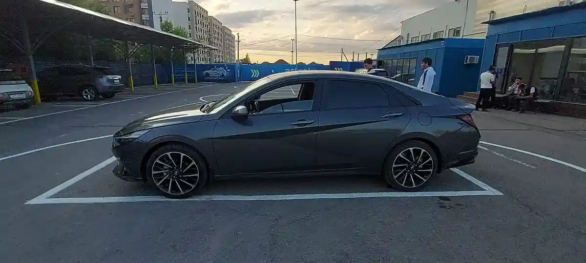 Hyundai Elantra 2023 года за 11 000 000 тг. в Алматы