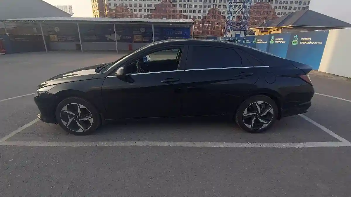Hyundai Elantra 2023 года за 12 800 000 тг. в Шымкент