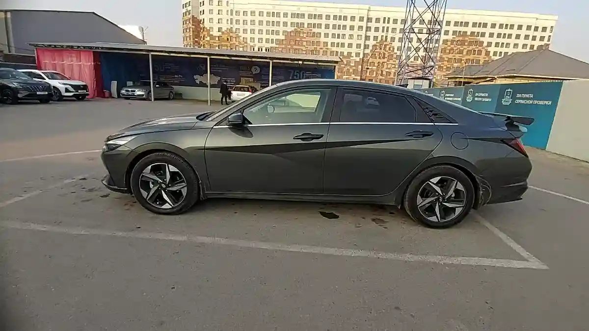 Hyundai Elantra 2023 года за 13 500 000 тг. в Шымкент