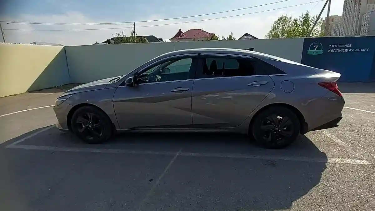 Hyundai Elantra 2023 года за 9 500 000 тг. в Шымкент