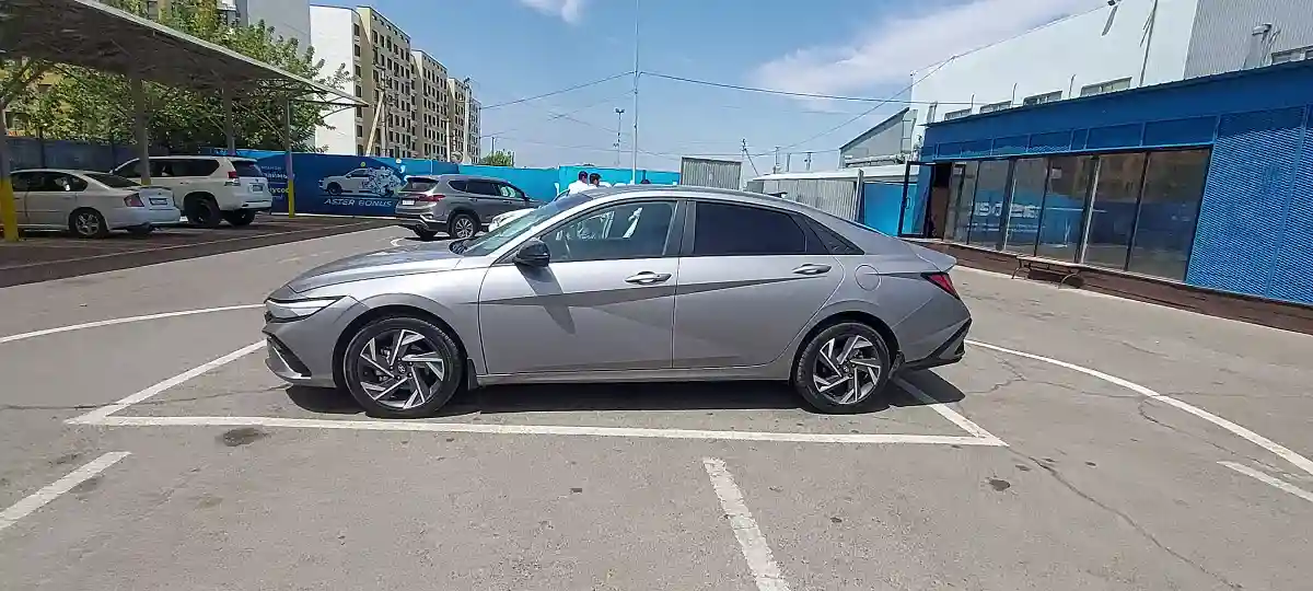 Hyundai Elantra 2024 года за 11 000 000 тг. в Алматы