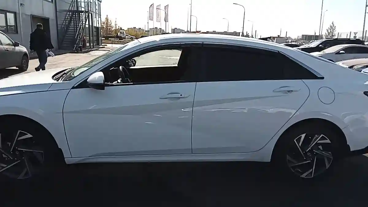 Hyundai Elantra 2024 года за 14 000 000 тг. в Астана