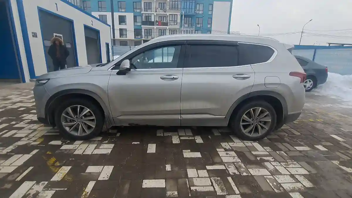 Hyundai Santa Fe 2020 года за 13 500 000 тг. в Алматы