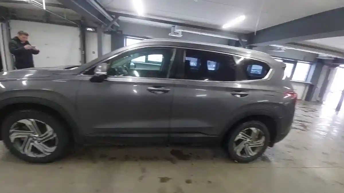 Hyundai Santa Fe 2021 года за 15 800 000 тг. в Астана