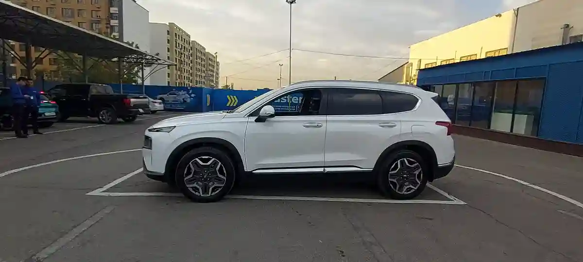 Hyundai Santa Fe 2021 года за 19 000 000 тг. в Алматы