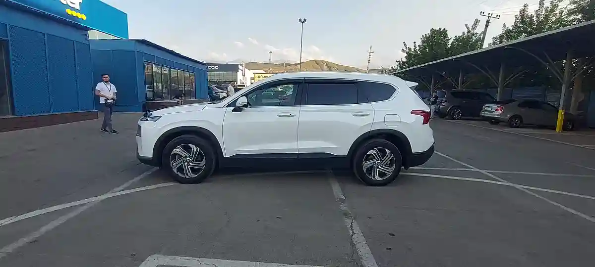 Hyundai Santa Fe 2021 года за 14 500 000 тг. в Алматы