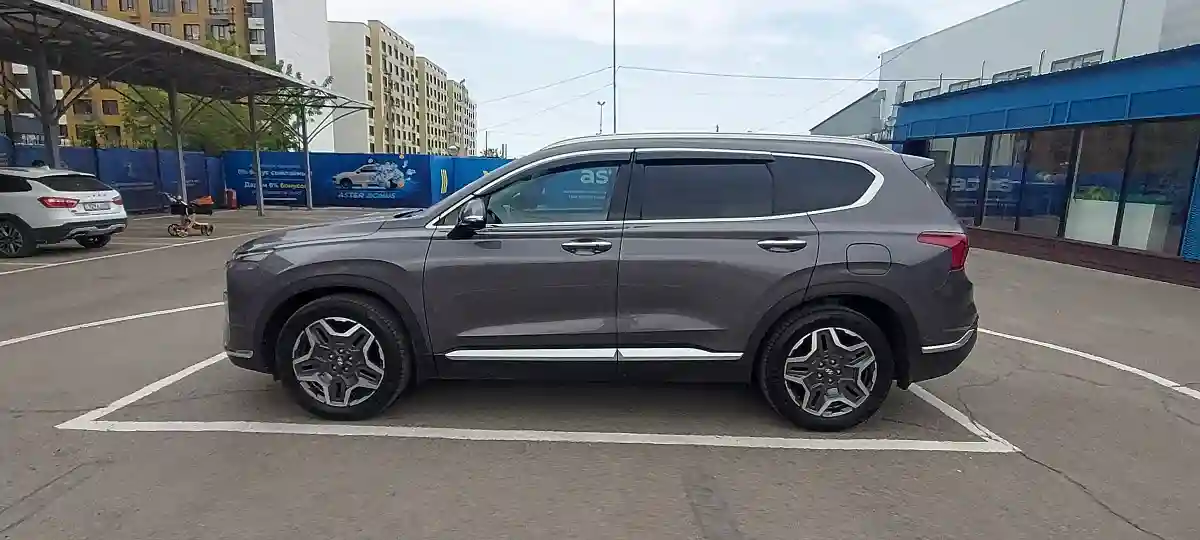 Hyundai Santa Fe 2021 года за 16 800 000 тг. в Алматы