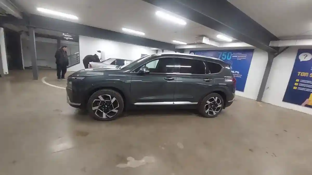 Hyundai Santa Fe 2022 года за 19 500 000 тг. в Астана