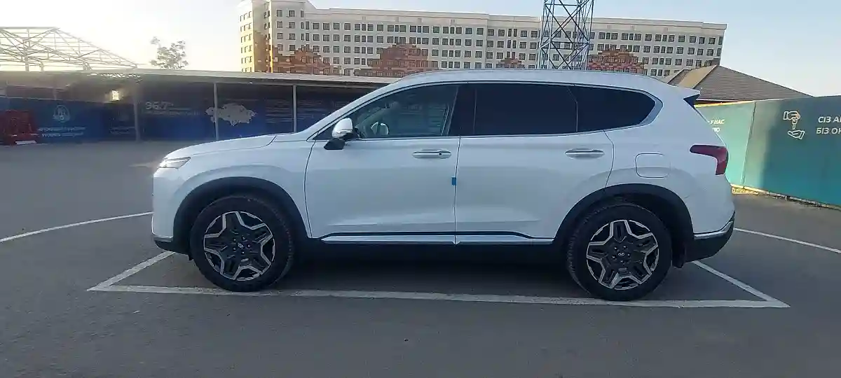 Hyundai Santa Fe 2023 года за 23 000 000 тг. в Шымкент
