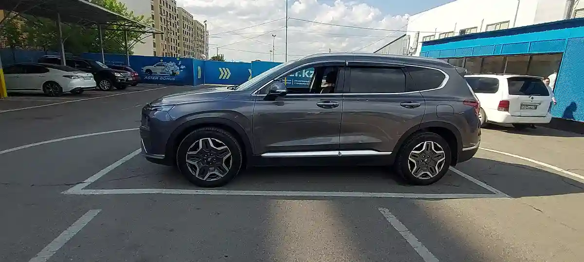 Hyundai Santa Fe 2023 года за 17 300 000 тг. в Алматы