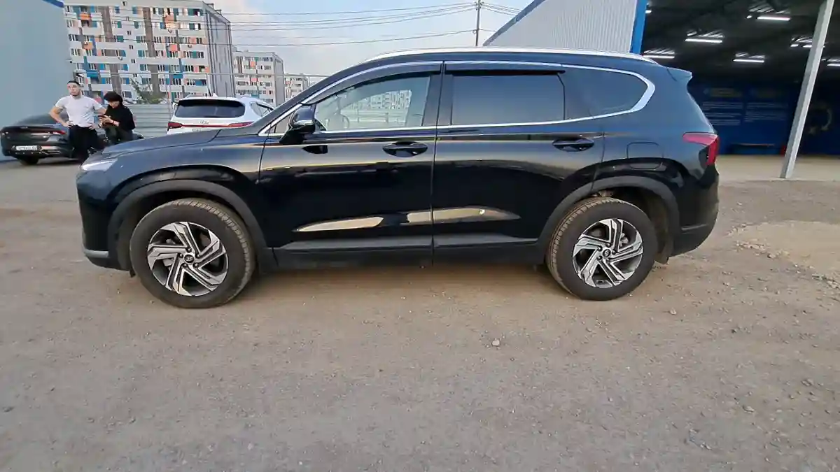 Hyundai Santa Fe 2023 года за 19 500 000 тг. в Алматы