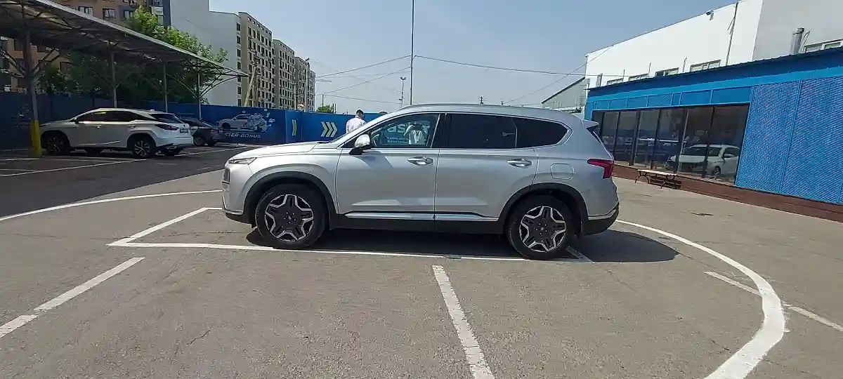 Hyundai Santa Fe 2023 года за 17 500 000 тг. в Алматы