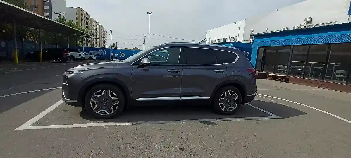 Hyundai Santa Fe 2021 года за 16 000 000 тг. в Алматы