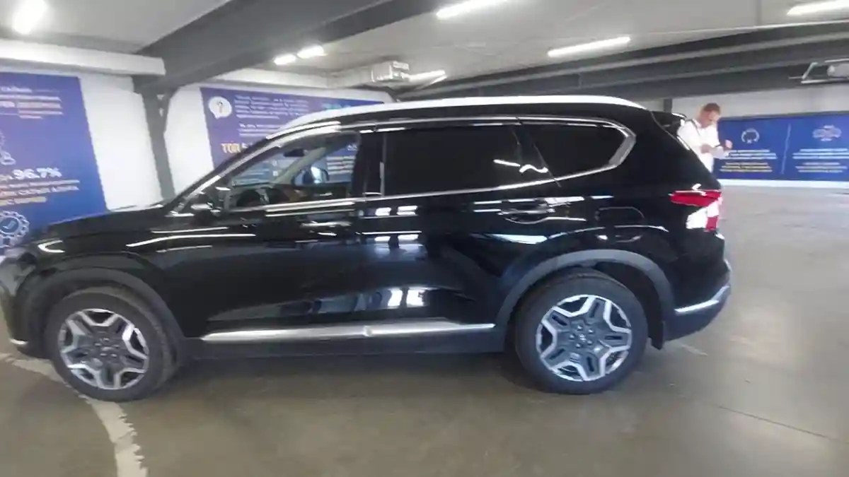 Hyundai Santa Fe 2022 года за 18 000 000 тг. в Астана