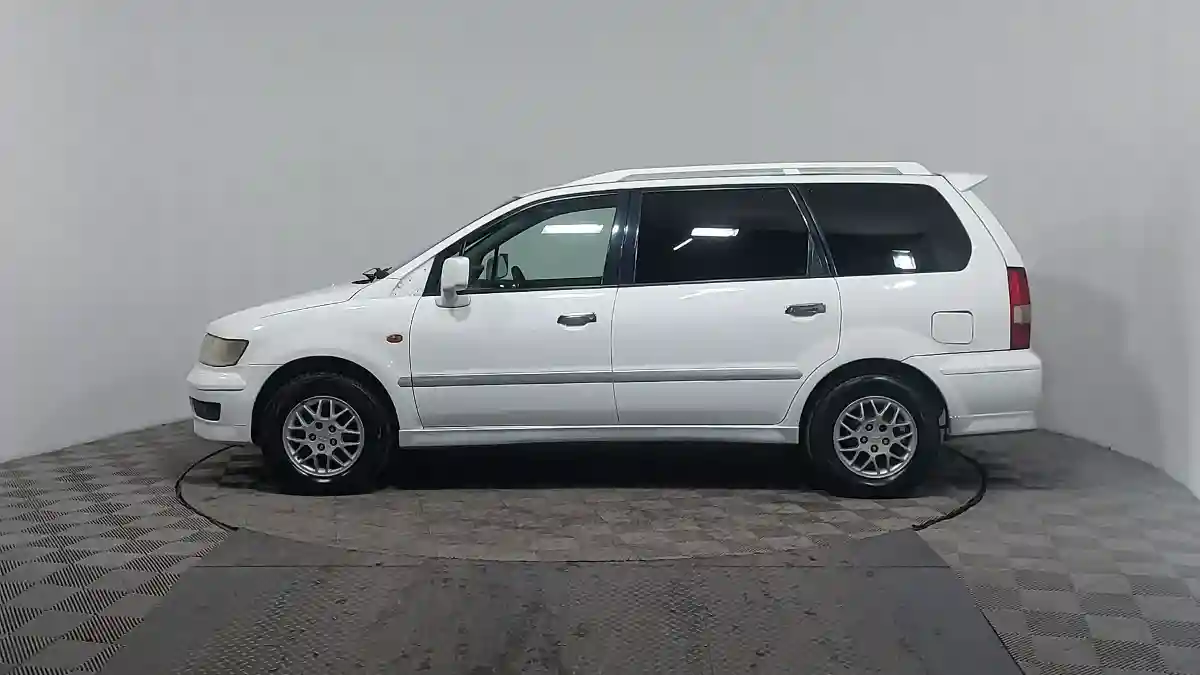 Mitsubishi Chariot 1999 года за 2 000 000 тг. в Астана