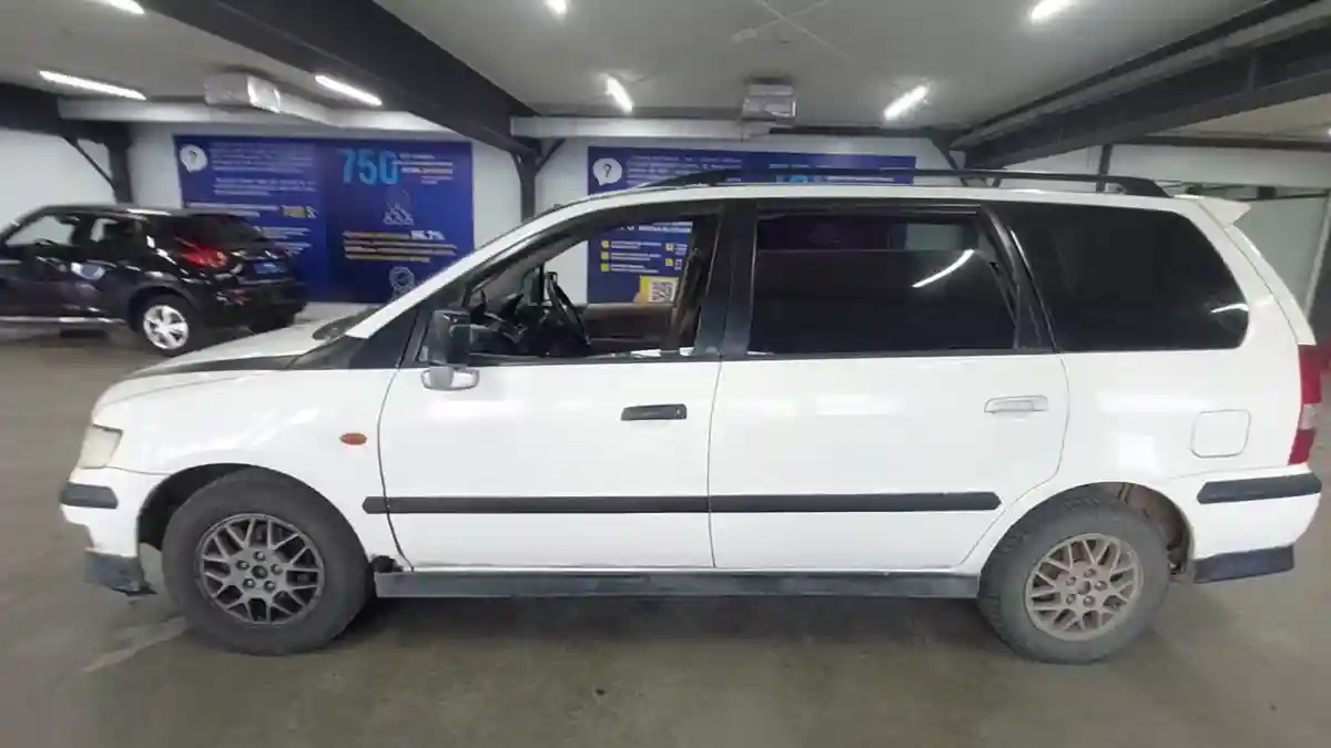 Mitsubishi Chariot 1999 года за 1 900 000 тг. в Астана