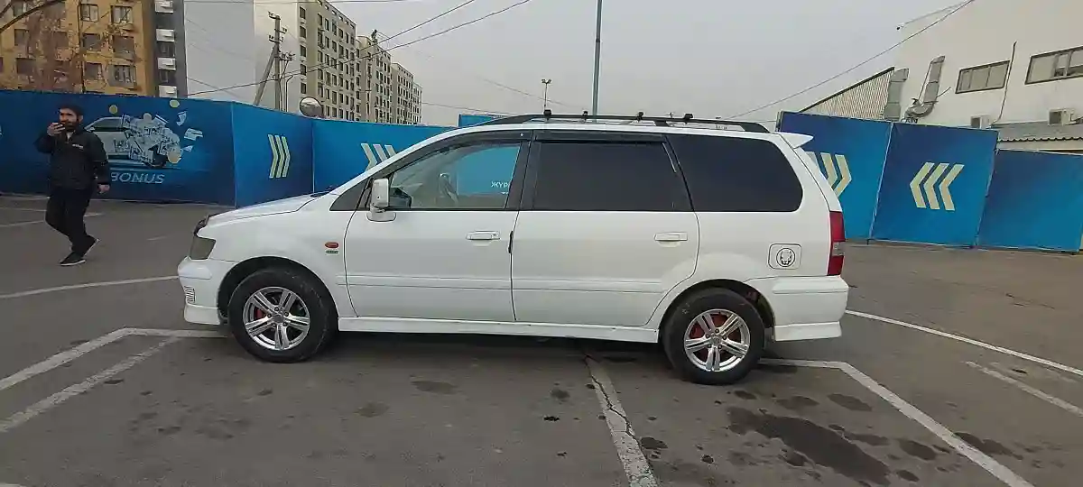 Mitsubishi Chariot 1998 года за 2 500 000 тг. в Алматы