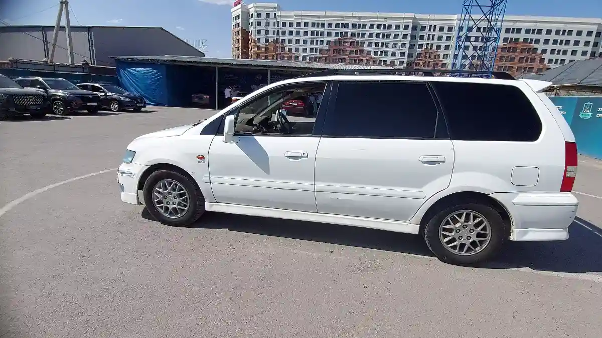 Mitsubishi Chariot 1999 года за 3 500 000 тг. в Шымкент