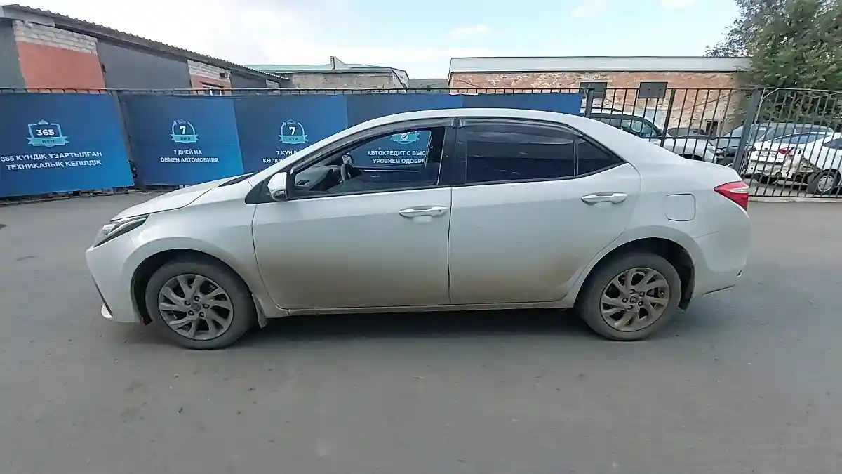 Toyota Corolla 2017 года за 9 000 000 тг. в Актобе