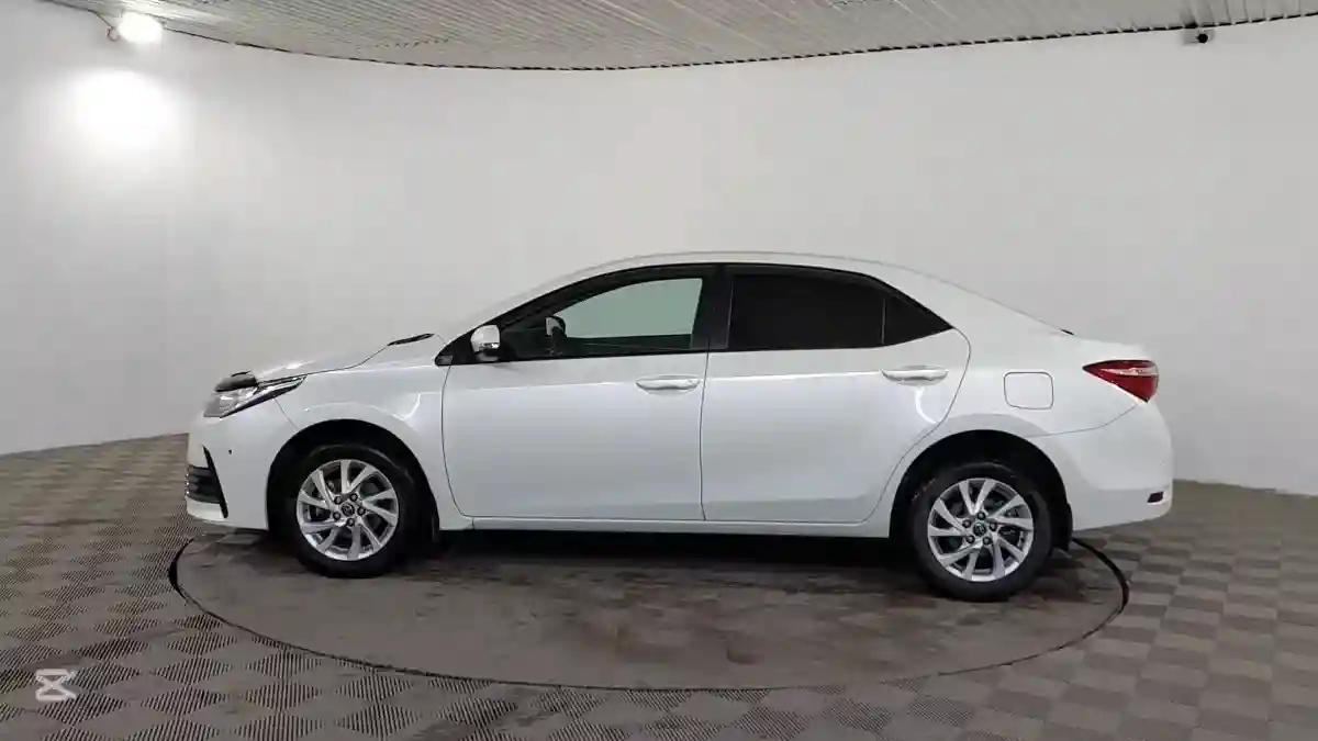 Toyota Corolla 2018 года за 8 290 000 тг. в Шымкент