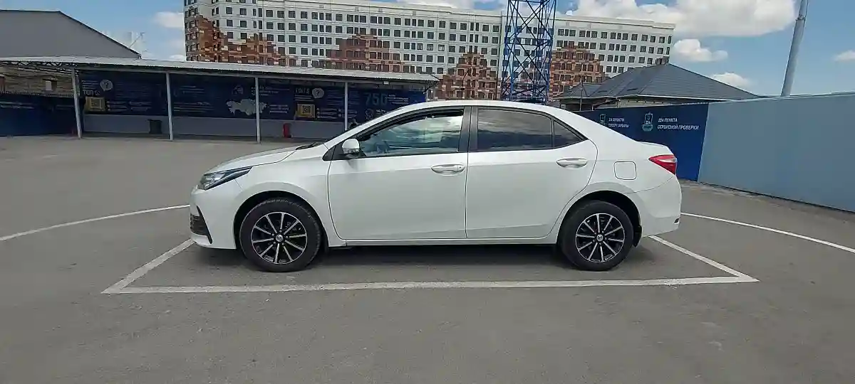 Toyota Corolla 2018 года за 9 000 000 тг. в Шымкент