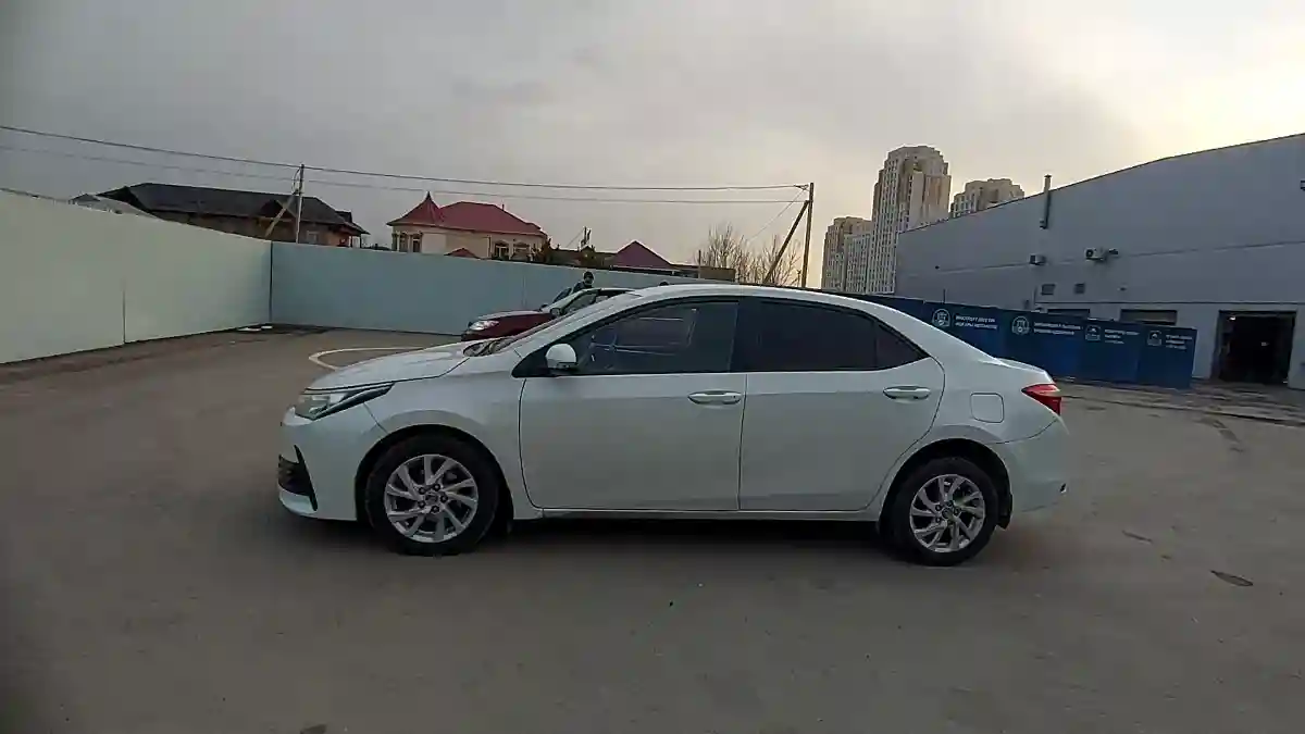 Toyota Corolla 2018 года за 9 800 000 тг. в Шымкент