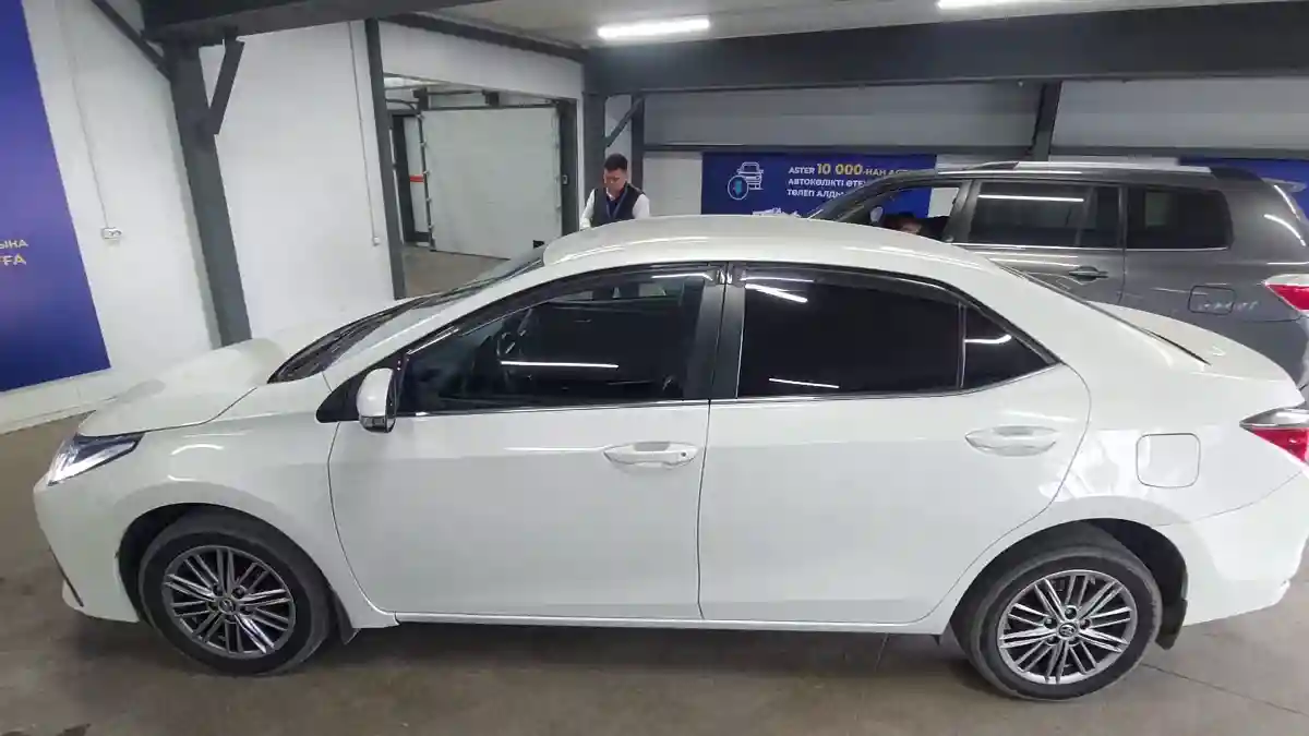 Toyota Corolla 2018 года за 9 500 000 тг. в Астана