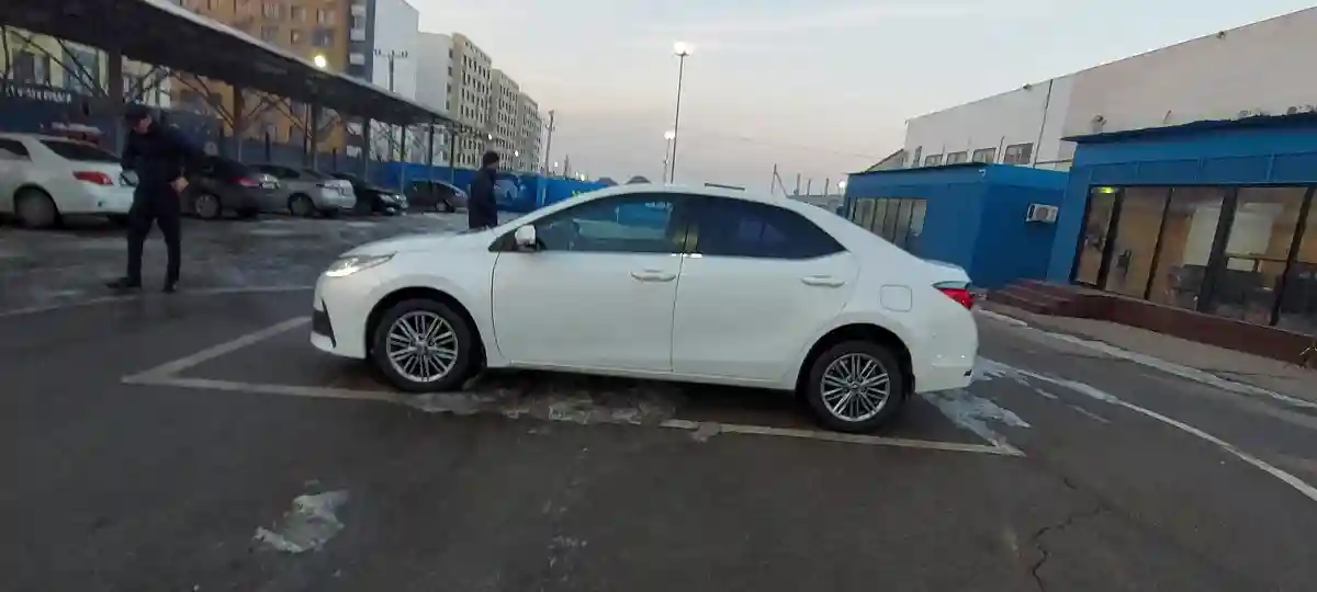 Toyota Corolla 2018 года за 8 500 000 тг. в Алматы