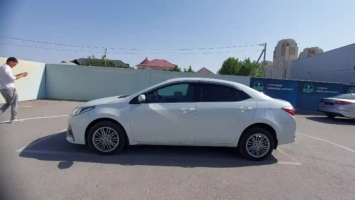 Toyota Corolla 2018 года за 8 500 000 тг. в Шымкент