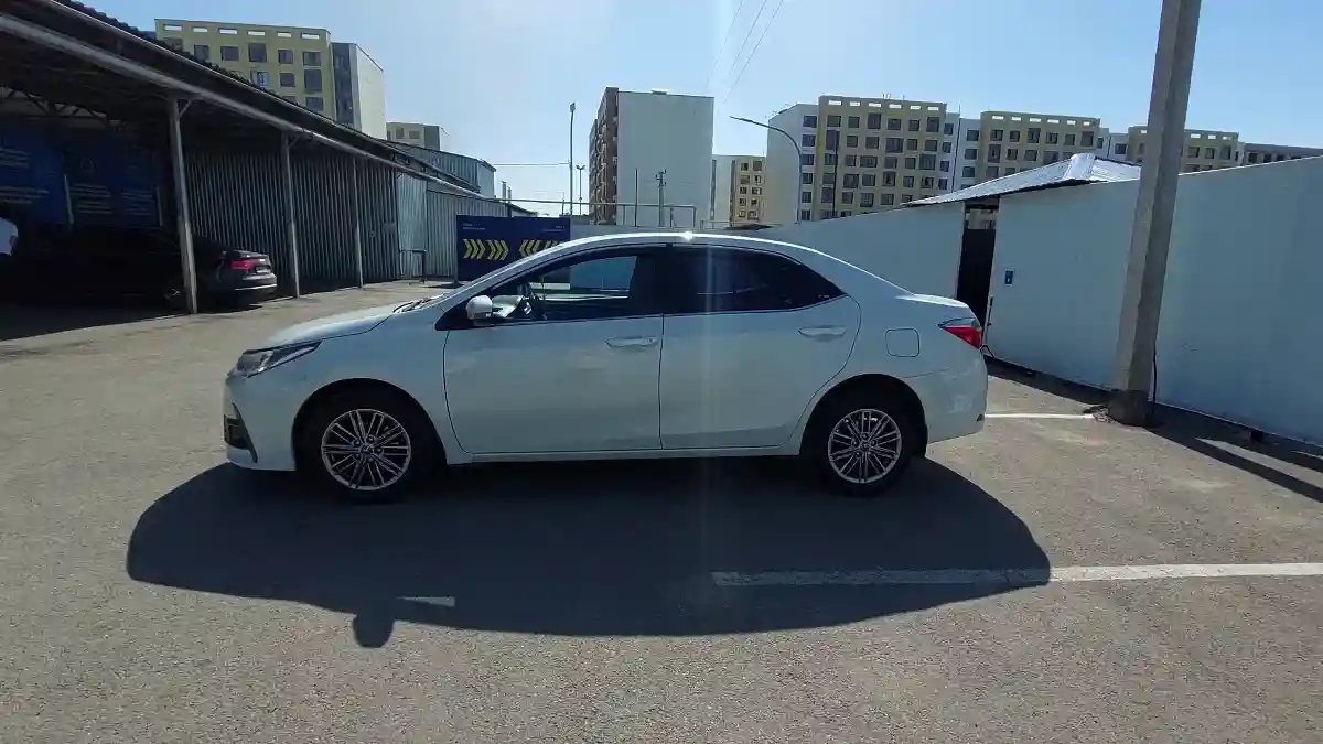 Toyota Corolla 2018 года за 8 600 000 тг. в Алматы