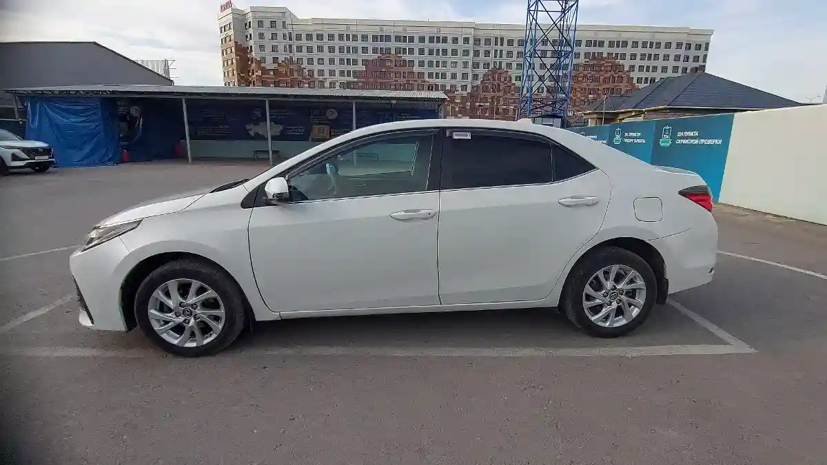 Toyota Corolla 2017 года за 7 800 000 тг. в Шымкент
