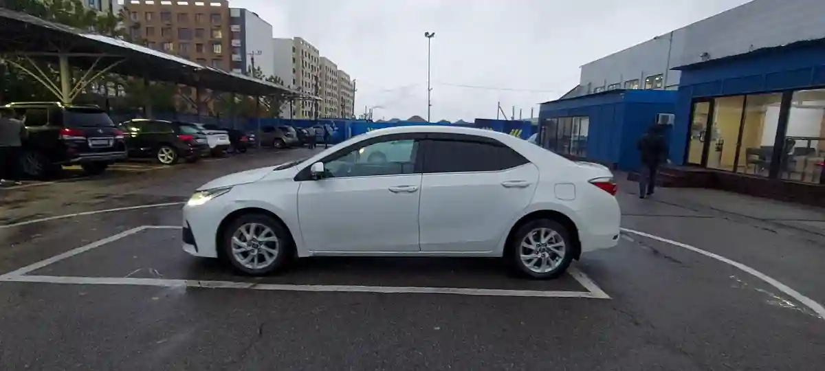 Toyota Corolla 2017 года за 7 500 000 тг. в Алматы