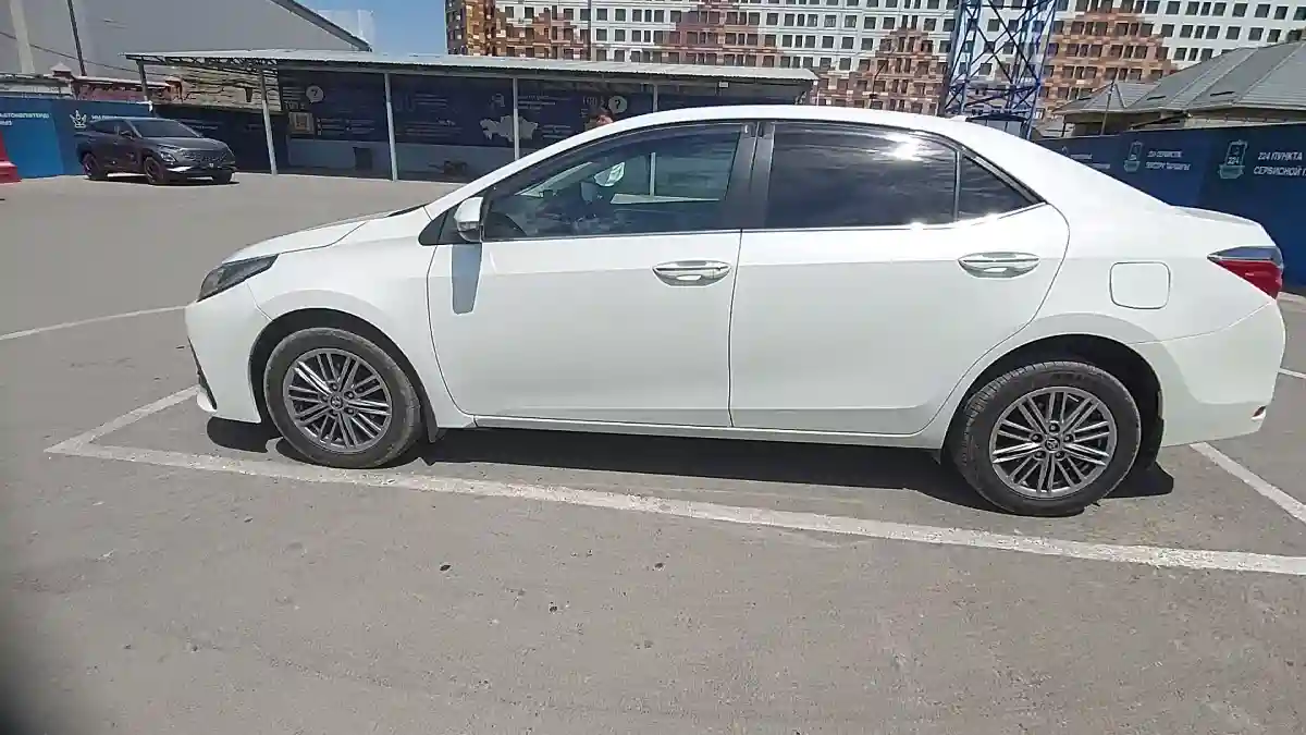 Toyota Corolla 2018 года за 8 800 000 тг. в Шымкент